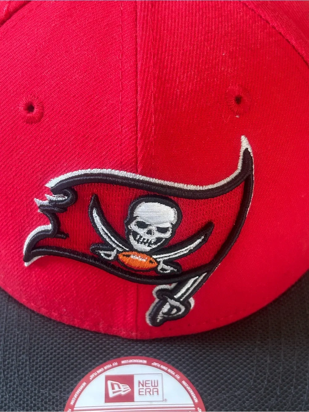 New Era Tampa Bay Buccaneers Red and Black 9FIFTY Snapback Hat